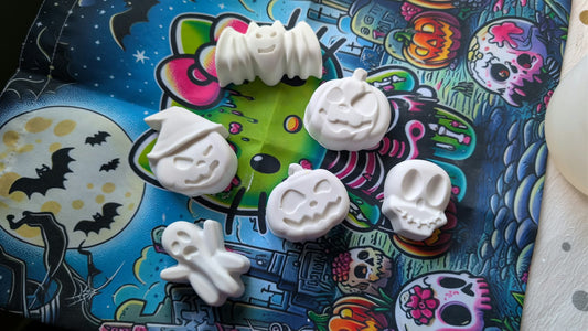 Make and paint your own Halloween decorations 25th of October