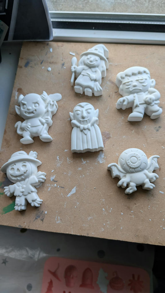Make and paint your own Halloween decorations 25th of October